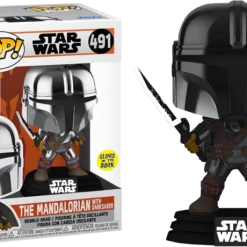 The Amazing Collectables Funko Pop! Star Wars: The Mandalorian - The Mandalorian With Darksaber Chrome Glow In The Dark #491